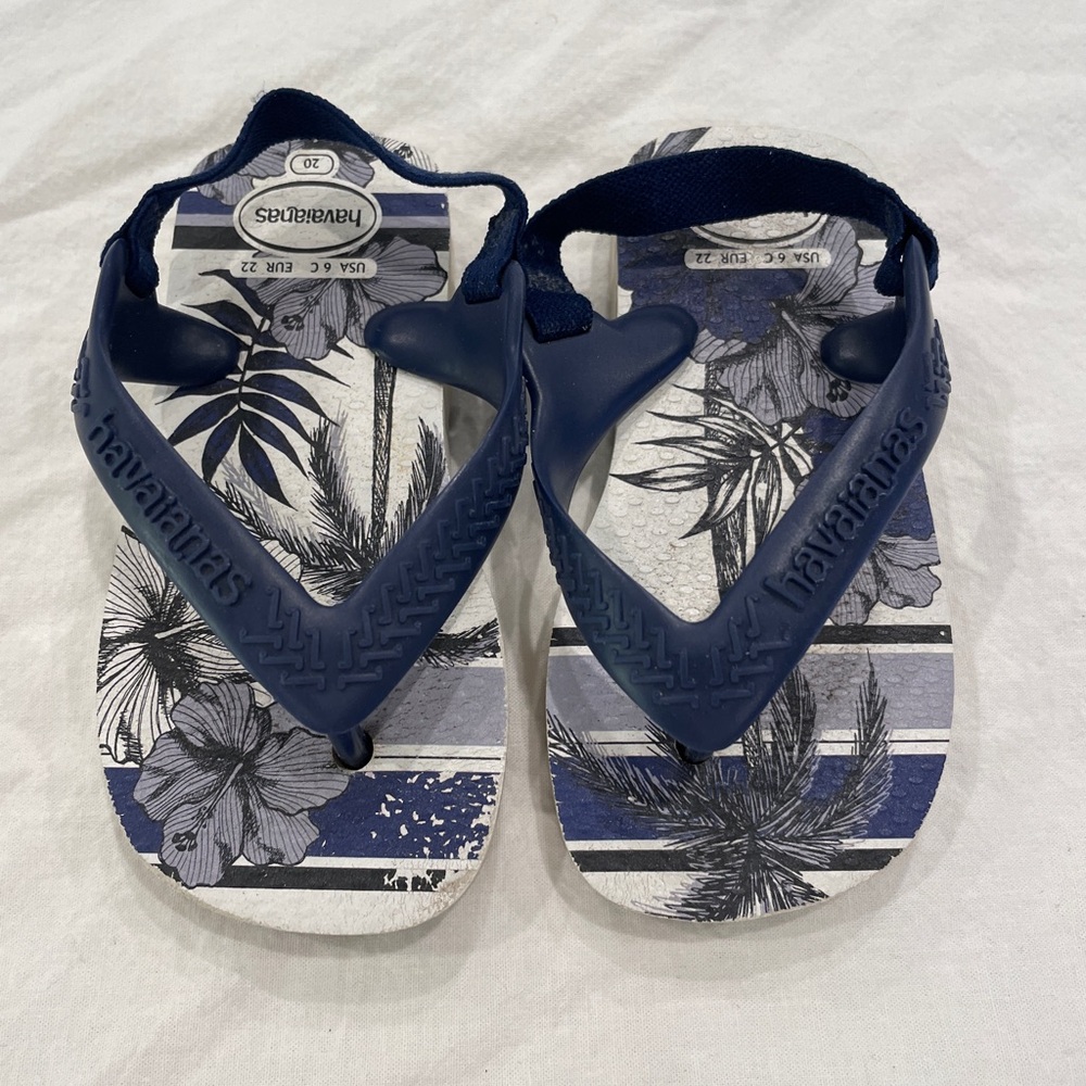 Havaianas Flip Flops, size 22/Toddler size 6